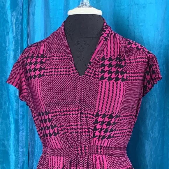 EYE CATCHING Houndstooth Dress (L) - Picture 2 of 5